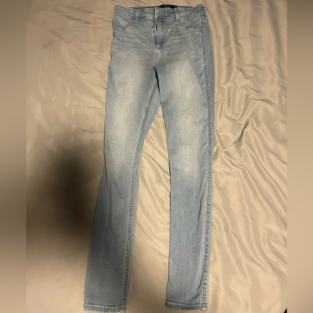 Hollister Curvy High- Rise Jean Legging, size: 5R, color: light wash